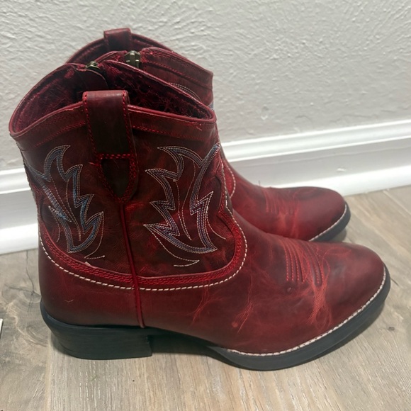NEW Ariat Red Cowboy Boots booties women's 8 "billie" - Picture 1 of 12